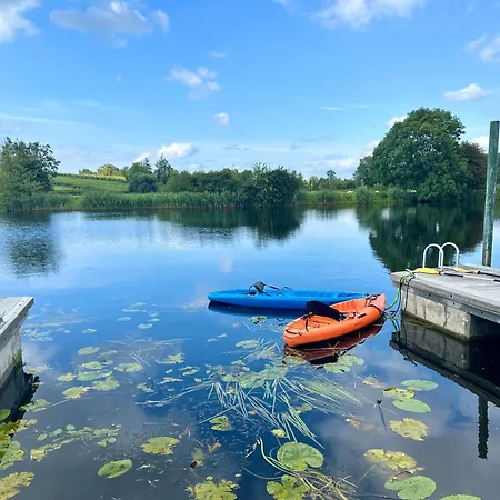 Semesterbostad Waterside Belturbet