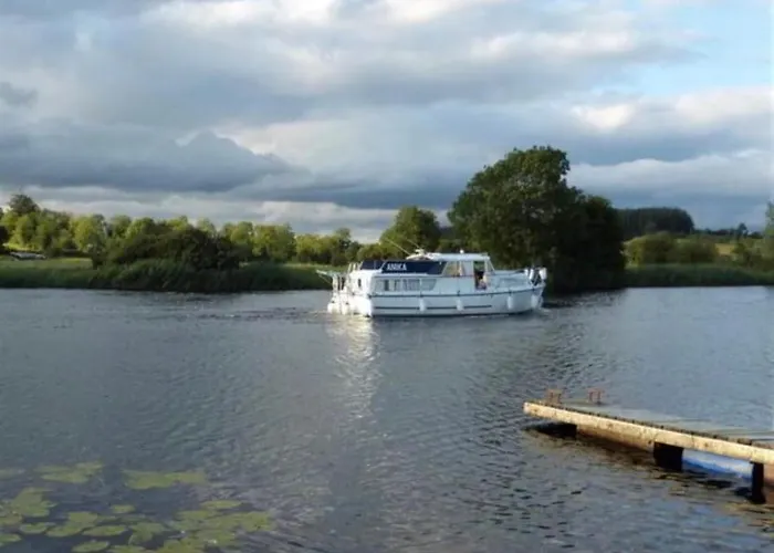 Waterside Sanctuary Semesterbostad